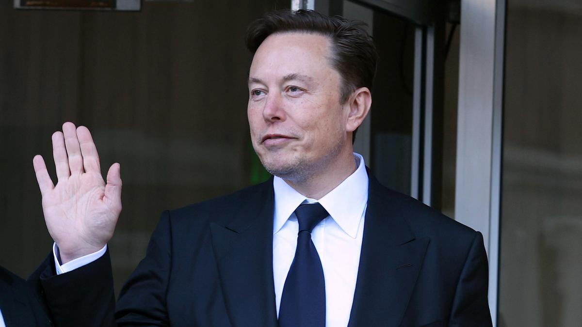 Ilons Musk deva Apple 72 stundas laika, lai pieņemtu viņa piedāvājumu par 5 miljardiem dolāru. Tims Kuks atteicās, un Ilons riskēja.