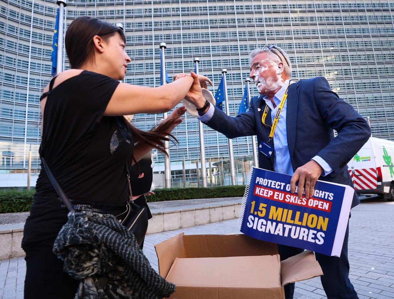Ryanair ģenerāldirektors plāno ielikt kabatā 100 miljonus eiro. Viņa nopelns: padarīt akcionārus bagātus kopā ar sevi
