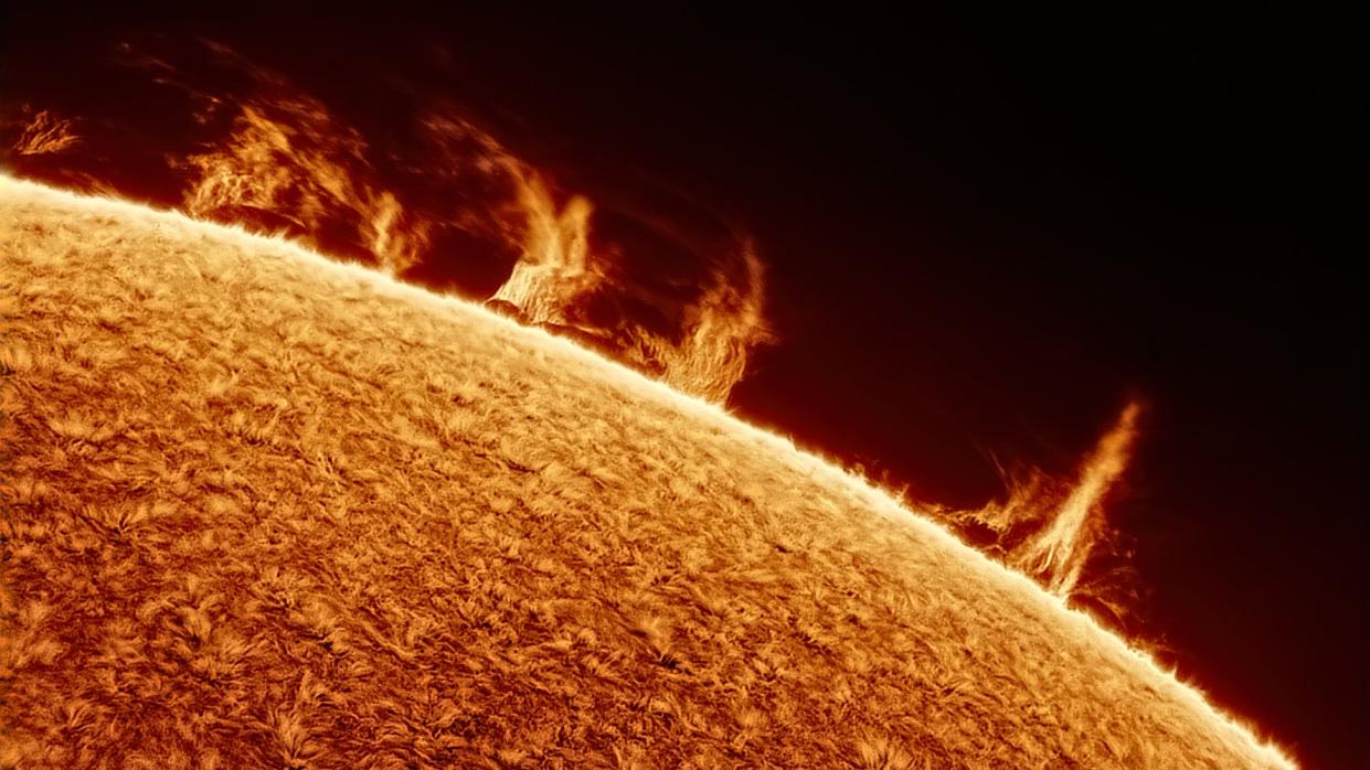 Paskaties, kā uz Saules līst lietus: astronomi to redzēja pirmo reizi