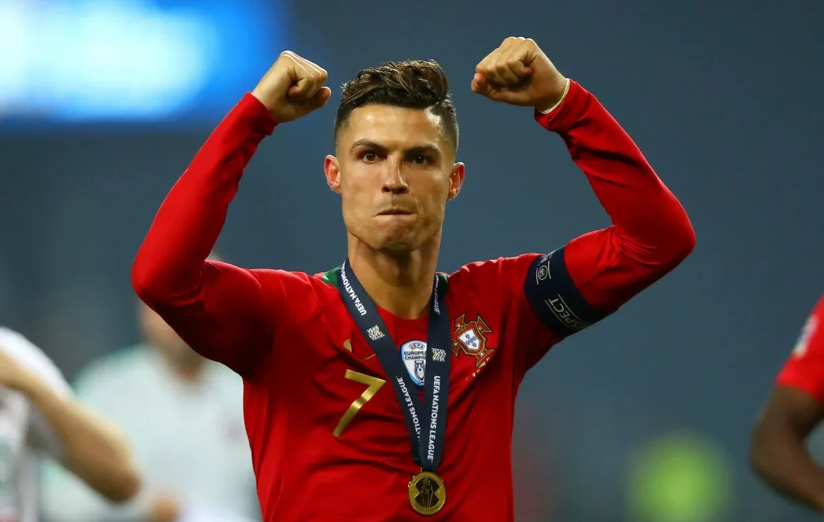 Krištianu Ronaldo, domājams, sekos Holivudas zvaigžņu piemēram un drosmīgi investēs futbola klubā