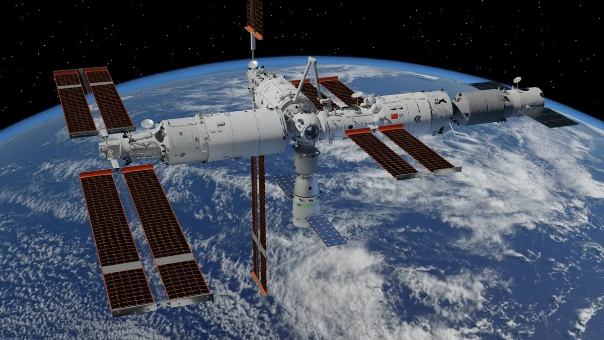 Ķīnas kosmosa stacijā attīstījās uz Zemes nezināma baktērija: astronauti saskārās ar situāciju, kas ir cienīga zinātniskās fantastikas filmā.