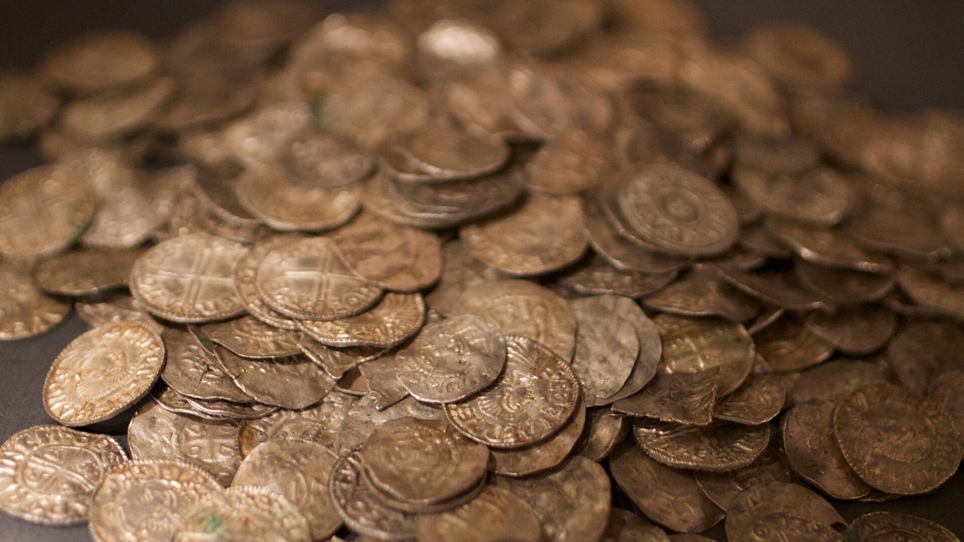 Vai vecā monēta jūsu makā ir daļa no slēptā dārgumu krātuves, kuras vērtība ir 2,5 miljardi dolāru?