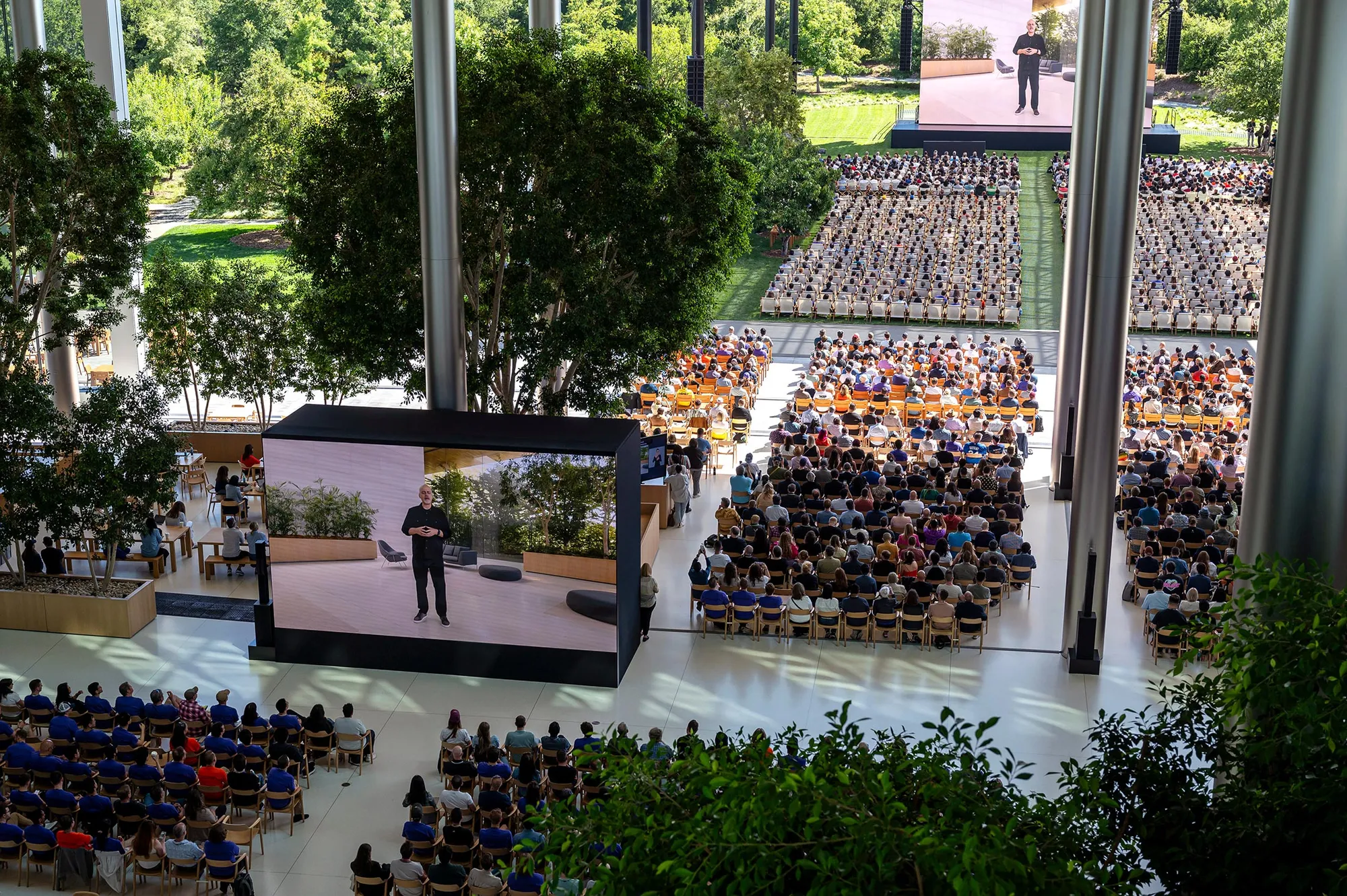 Pie ieejas šajā Apple Park laboratorijā ir divi skaļruņi, kurus dāvinājis Stīvs Džobss. Iemesls, kāpēc tie tur atrodas, ir tāds, ka tie joprojām tiek izmantoti, bet ne tam, kam jūs varētu domāt.