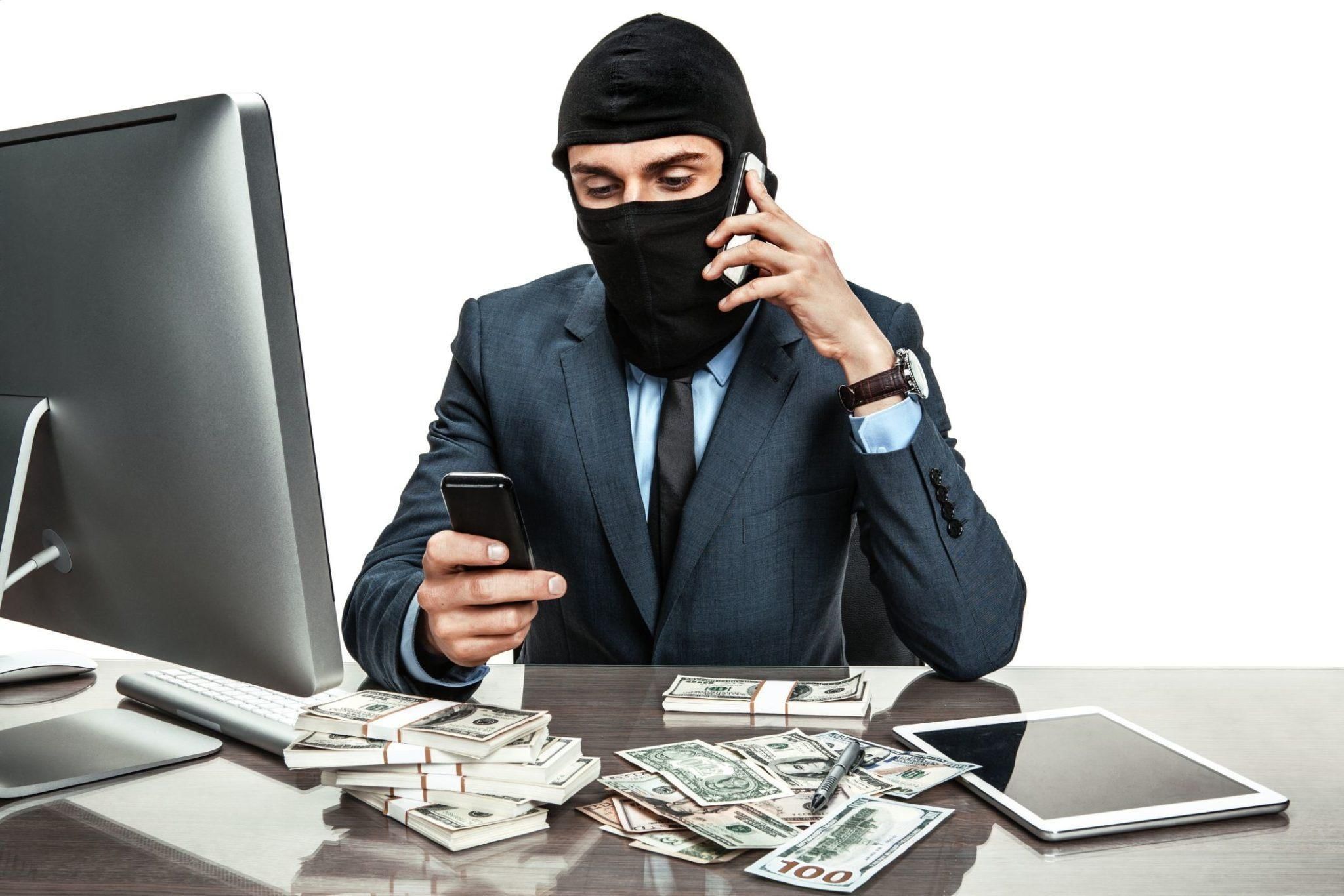 Atbildot uz zvanu, izvairieties no šī vārda izrunāšanas, lai noziedznieki neiztukšotu jūsu bankas kontus.