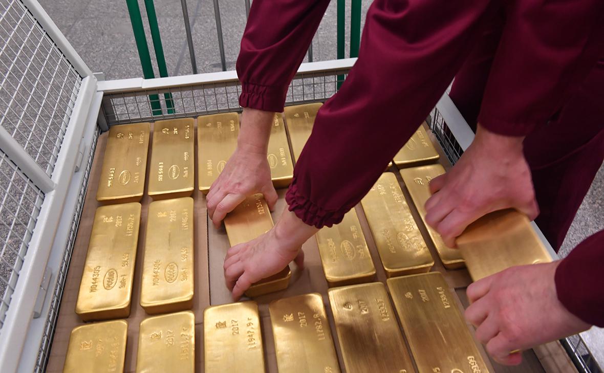 Konfiscēts zelta lingots, kura vērtība pārsniedz 623 000 ASV dolāru, kas bija paredzēts nosūtīšanai uz Indiju: tas saistīts ar nelikumīgu ieguvi
