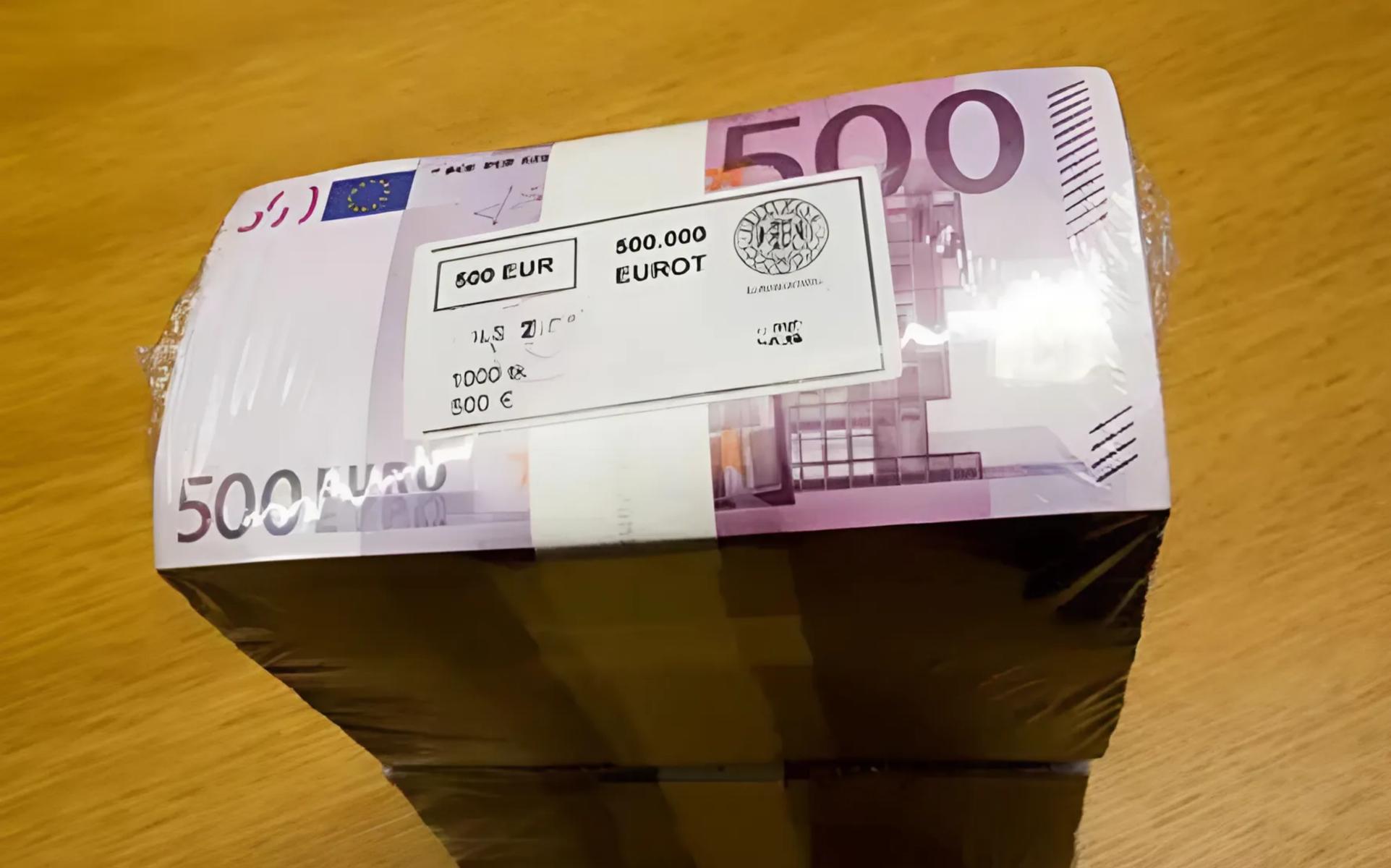 Pārdevējs prasa 500 eiro par antīko brošu un atgriežas mājās ar daudz lielāku naudas žūksni.
