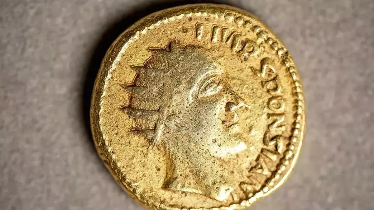 Vīrietis atrada 140 Romas impērijas monētas, kuru vērtība pārsniedz 300 000 eiro.