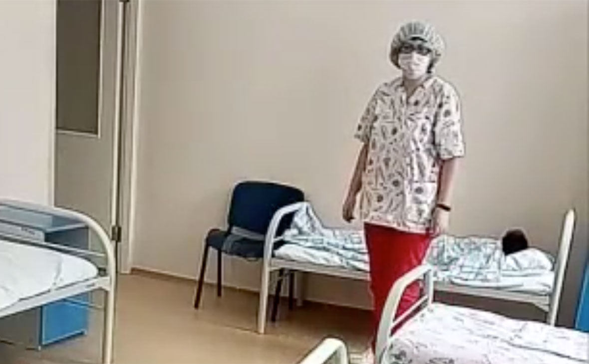 Medmāsa tika notiesāta uz sešiem ar pusi gadiem cietumā par neatļautu piekļuvi mātes un viņas bērna medicīniskajām kartēm.