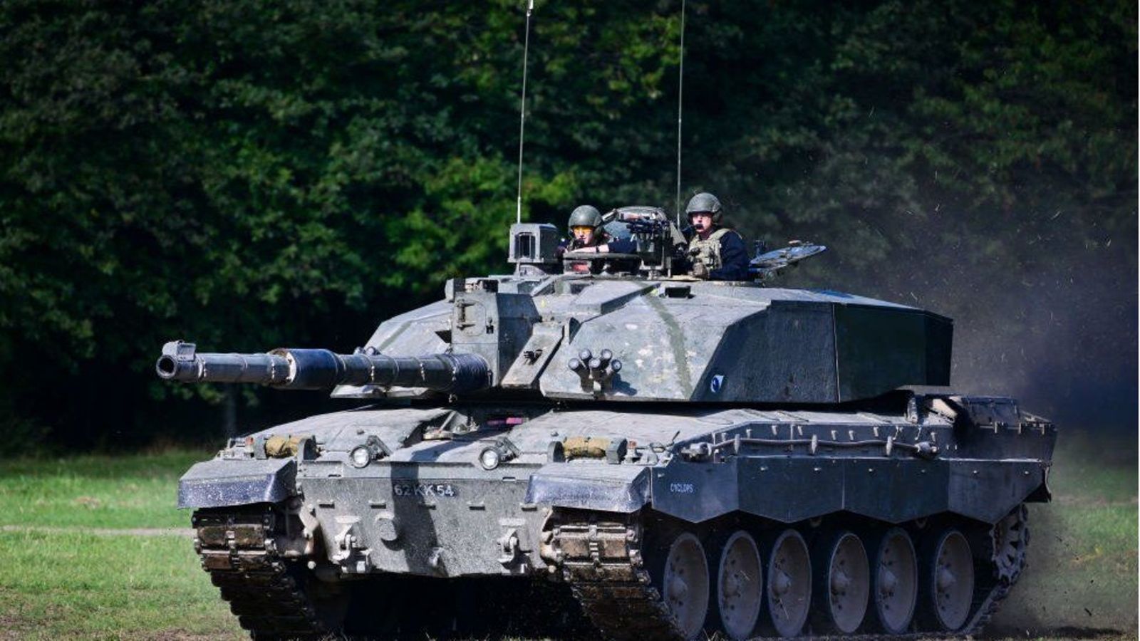 Šis tanks tiek uzskatīts par labāko pasaulē: tehnoloģijas, jauda un bruņojums.