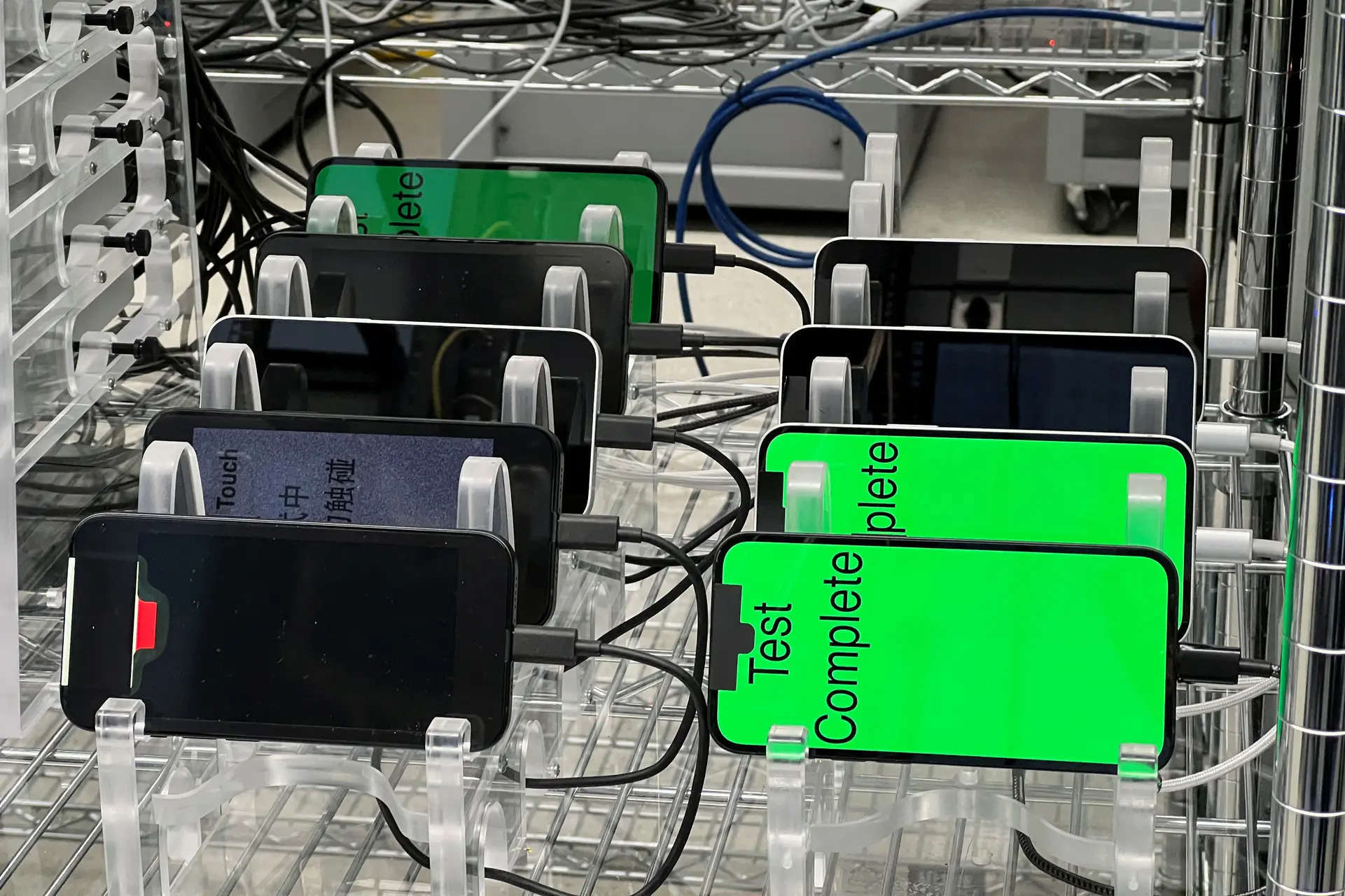 ASV parādījies pirmais amerikāņu ražotais viedtālrunis. Sliktas ziņas tiem, kas sapņo par „100 % amerikāņu iPhone”.