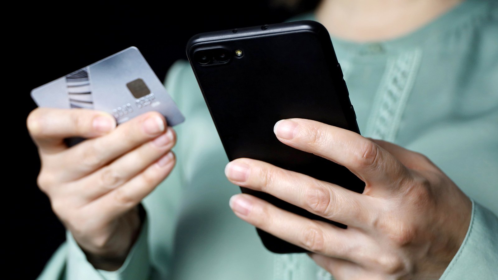 Ja jūsu mobilais tālrunis sācis tā darīt, nekavējoties pārbaudiet savu bankas kontu.