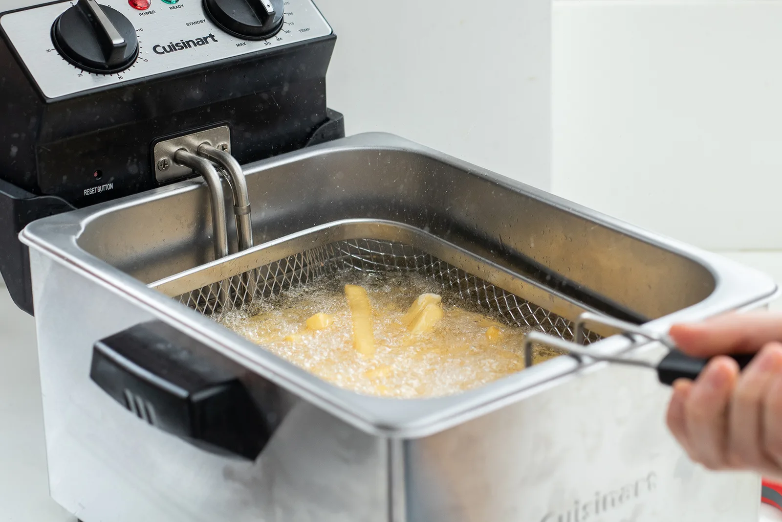 Tas gāza no troņa fritezi: ierīci, kas šobrīd ir modē un iekaro to sirdis, kuri to izmēģina.