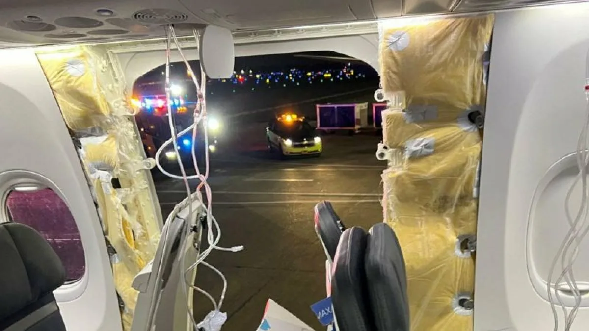 Deviņi cilvēki cietuši pēc tam, kad Ryanair lidmašīna veica avārijas nosēšanos spēcīgu vētrā Vācijā