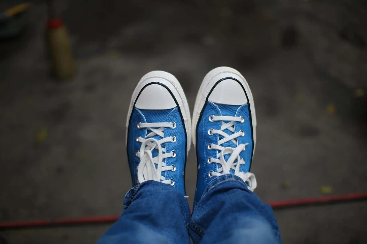 Maz kas zina, bet tieši tas ir patiesais sānu atvērumu uz Converse apaviem mērķis.