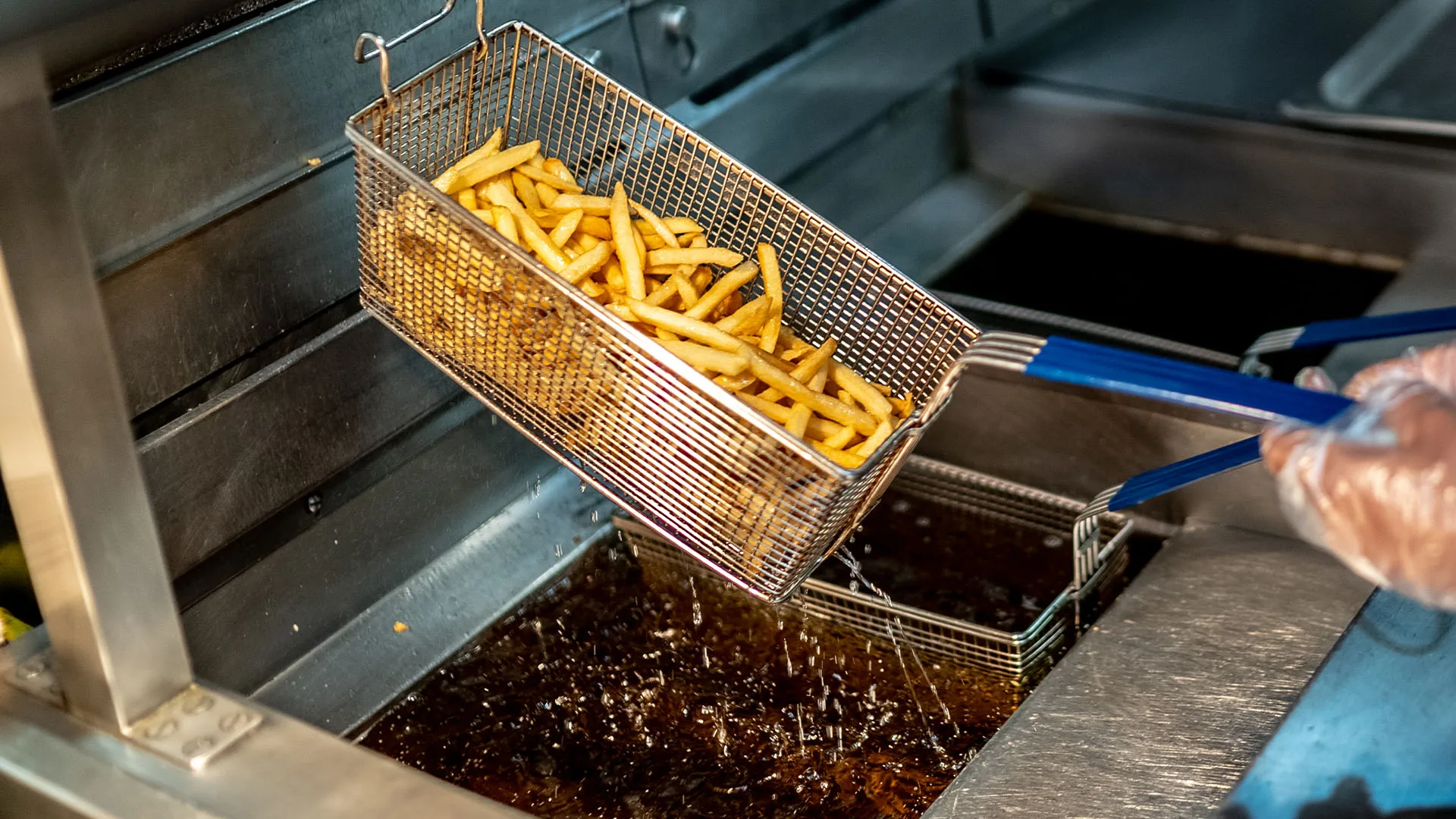 Atvadas, pārkarsēti ēdieni: slēpta funkcija, kas novērš ēdiena pārkarsēšanu fritezē
