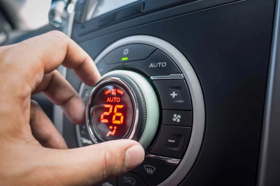 Gaisa kondicionētājs automašīnā: ja jūs to darāt, jums nevajadzētu to ieslēgt.