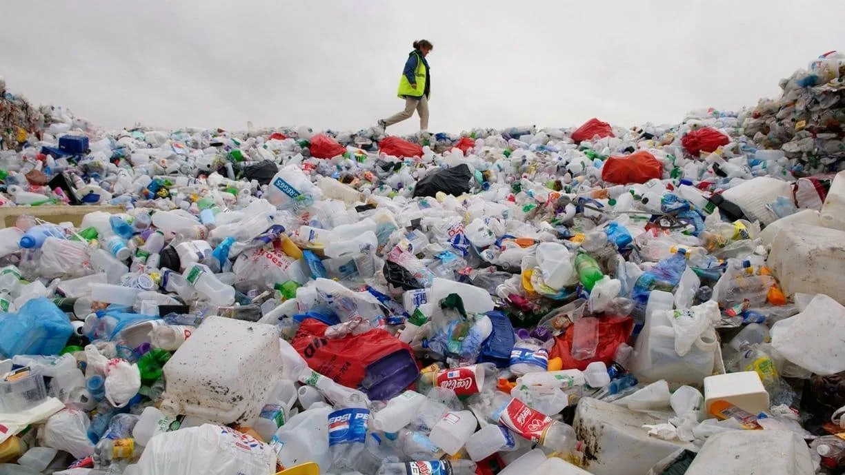Ja jums mājās ir plastmasas maisiņi, neizmetiet tos, jo tajos ir milzīgs potenciāls: kā tos izmantot otrreiz