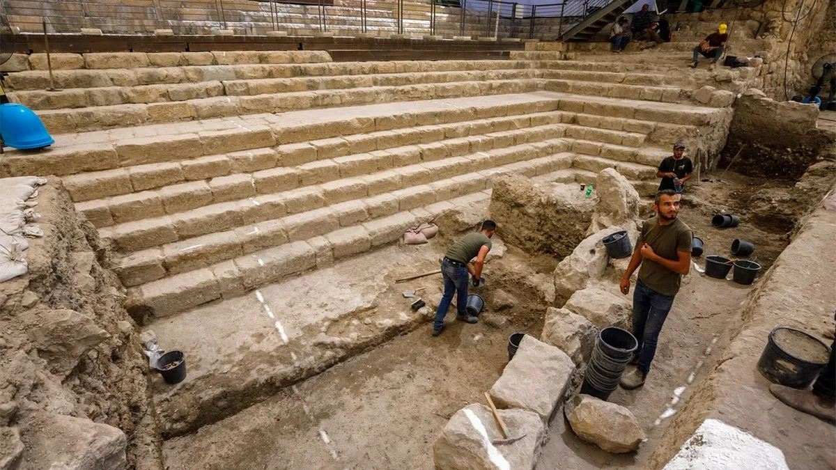 Arheologi Latvijā atklājuši 100 slēptas celtnes, kas uzceltas vēl pirms spāņu ierašanās, un to izcelsme var mainīt vēsturi.