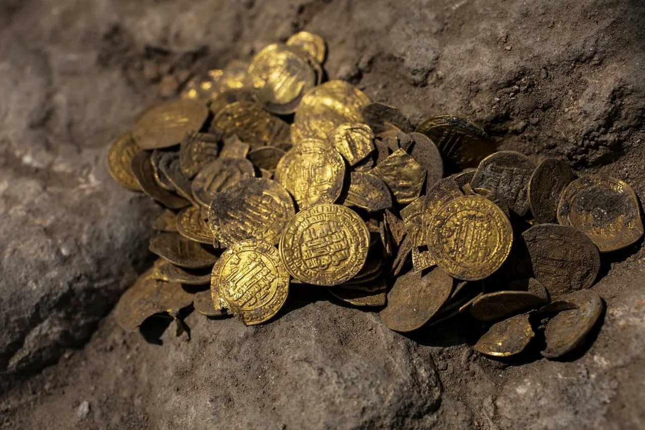 Vai vecā monēta jūsu makā ir daļa no slēptā dārgumu krātuves, kuras vērtība ir 2,5 miljardi dolāru?
