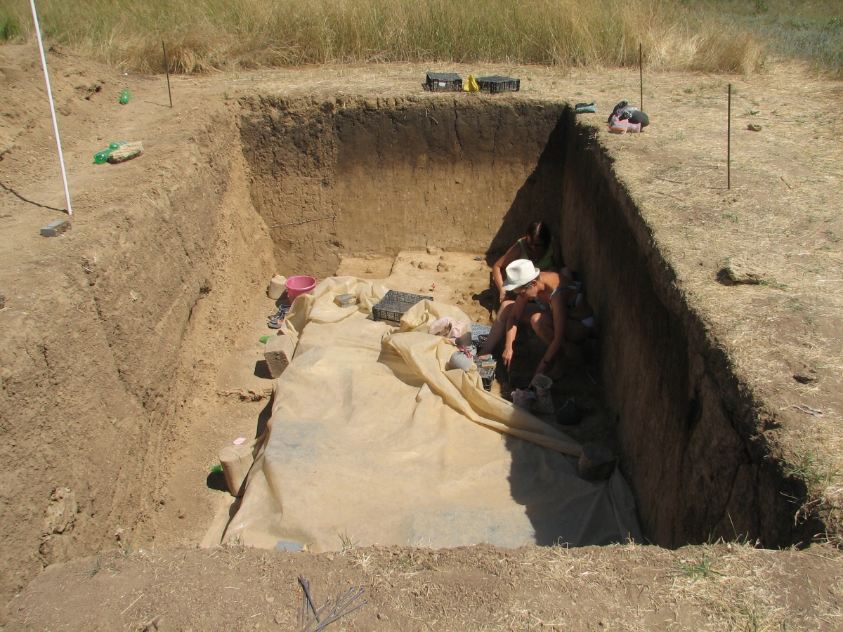 Arheologu grupa baidās atvērt pirmā Ķīnas imperatora kapenes.
