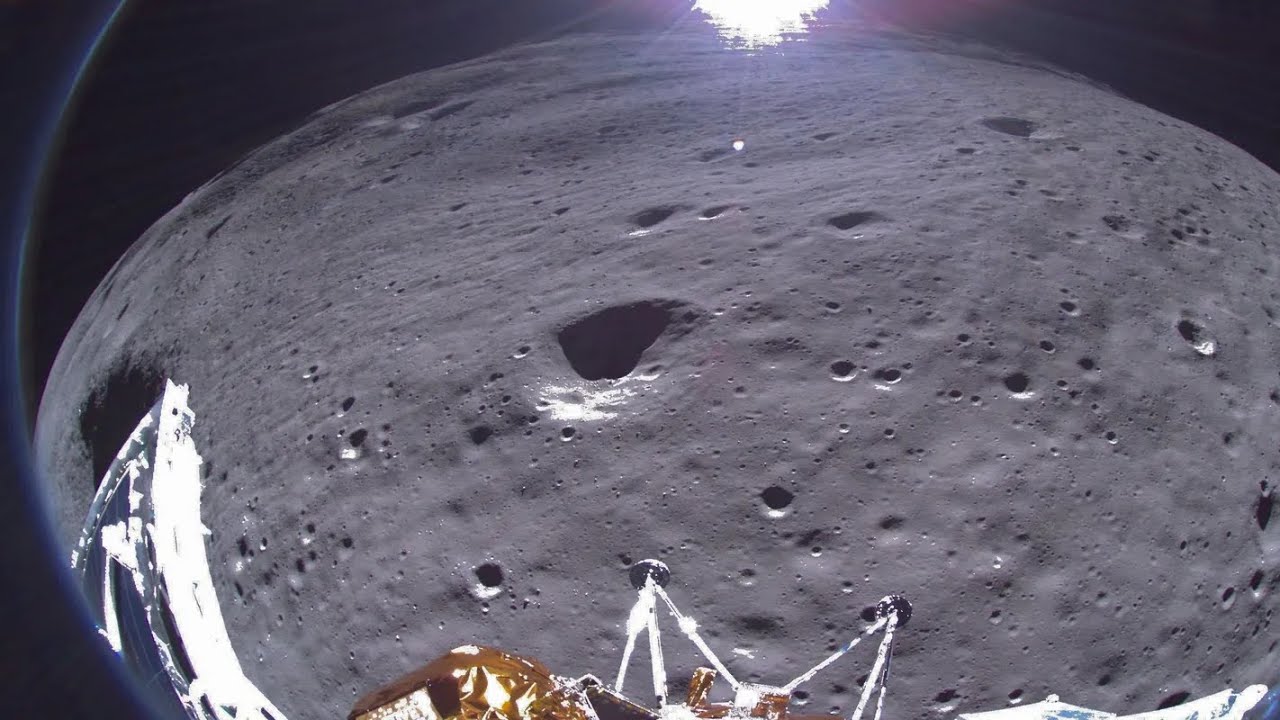 Japāņu modulis avarējis uz Mēness — NASA publicējusi fotogrāfijas, kas neatstās vienaldzīgu nevienu