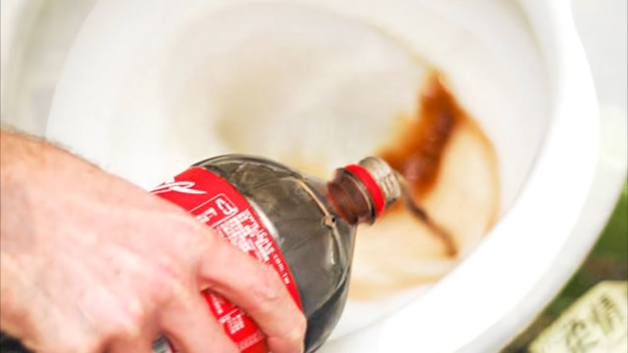 Anne Simmons, Bukingemas pils uzkopšanas darbiniece: „Coca-Cola ir mans mīļākais līdzeklis grūti iztīrāmu traipu noņemšanai tualetē”.