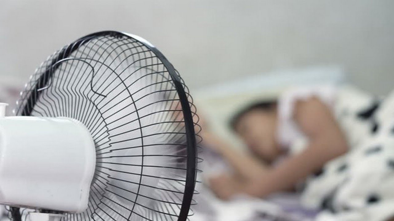 Es izmērīju, cik daudz enerģijas patērē ventilators, kas darbojas naktī laikā, kad ir neparasti karsts: cik maksā vēss miegs vasarā
