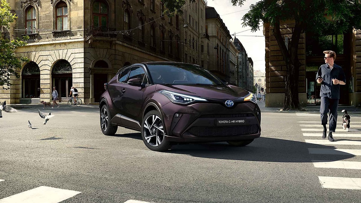 Hertz atbrīvojās no tūkstošiem Tesla automobiļu par izdevīgu cenu. Tagad tā pārdod savu Maserati par tādu pašu cenu kā Toyota C-HR.