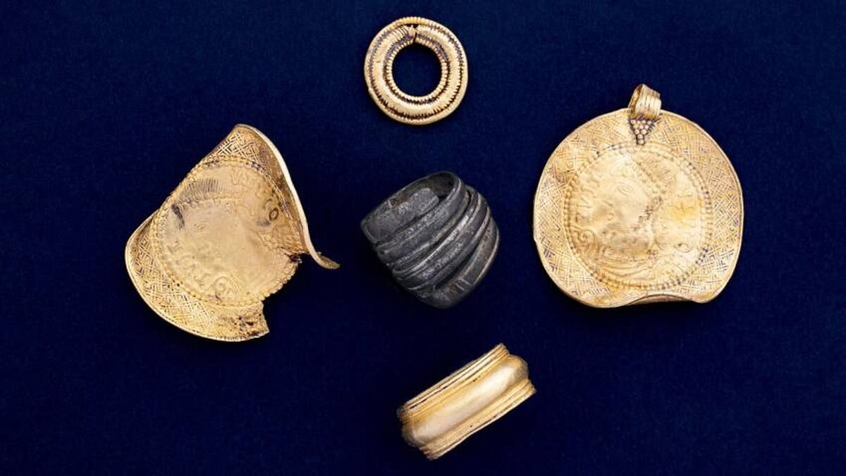 Nekāds muzejs, nekādas profesionālas izrakumu darbi — tā nejauši tika atklāta zelta relikvija no vikingu laikiem