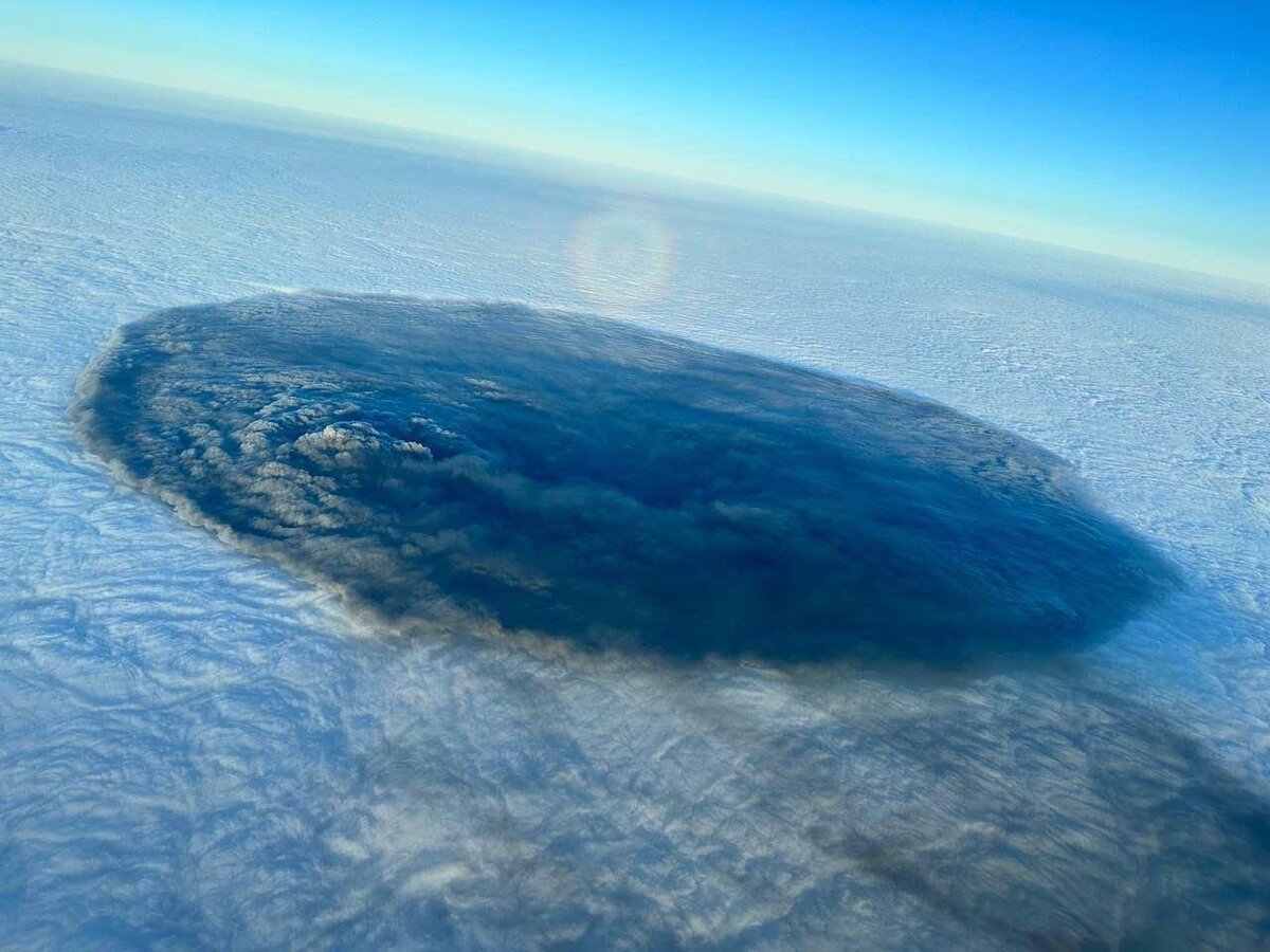 No Marsa mākoņiem izlauzās kaut kas milzīgs, un NASA paspēja to iemūžināt tieši laikā.
