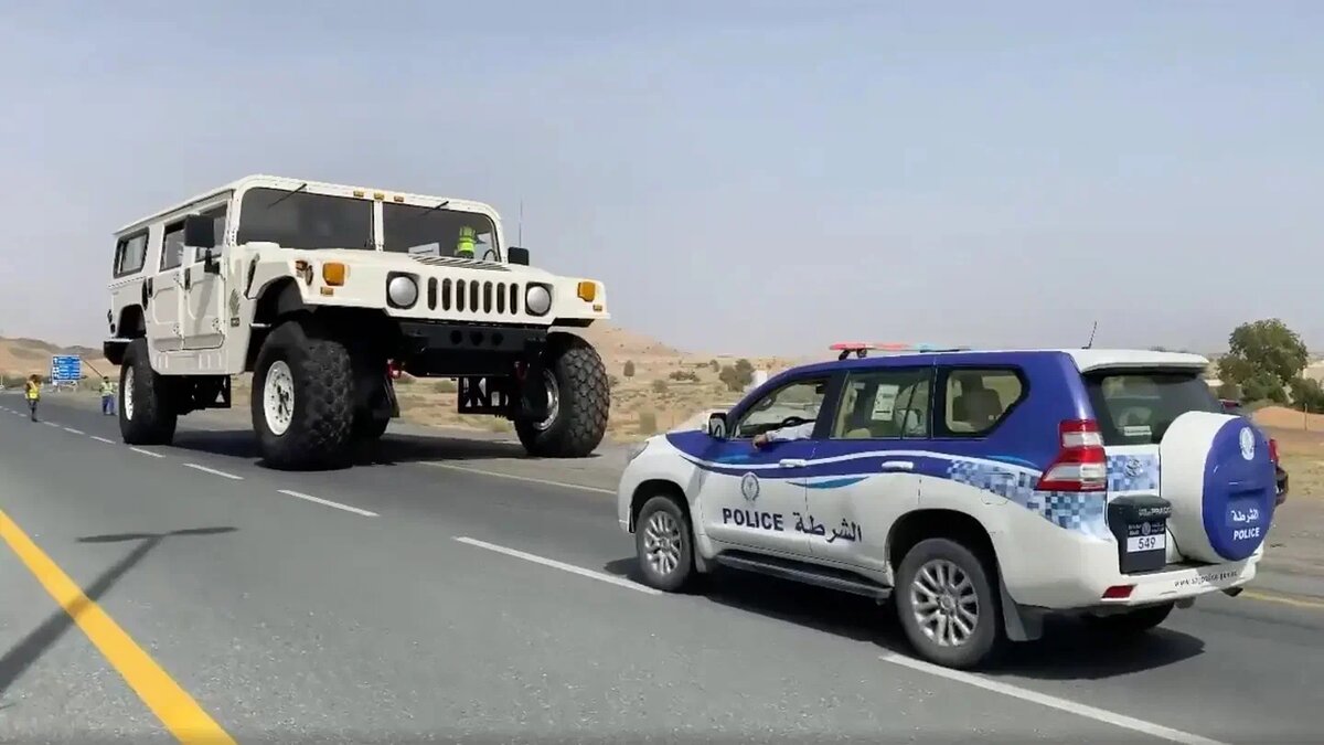 Kas ir šis šeihs, kura milzīgā automašīna piesaistīja uzmanību El Rocio: Hamada Hamdana bagātība?