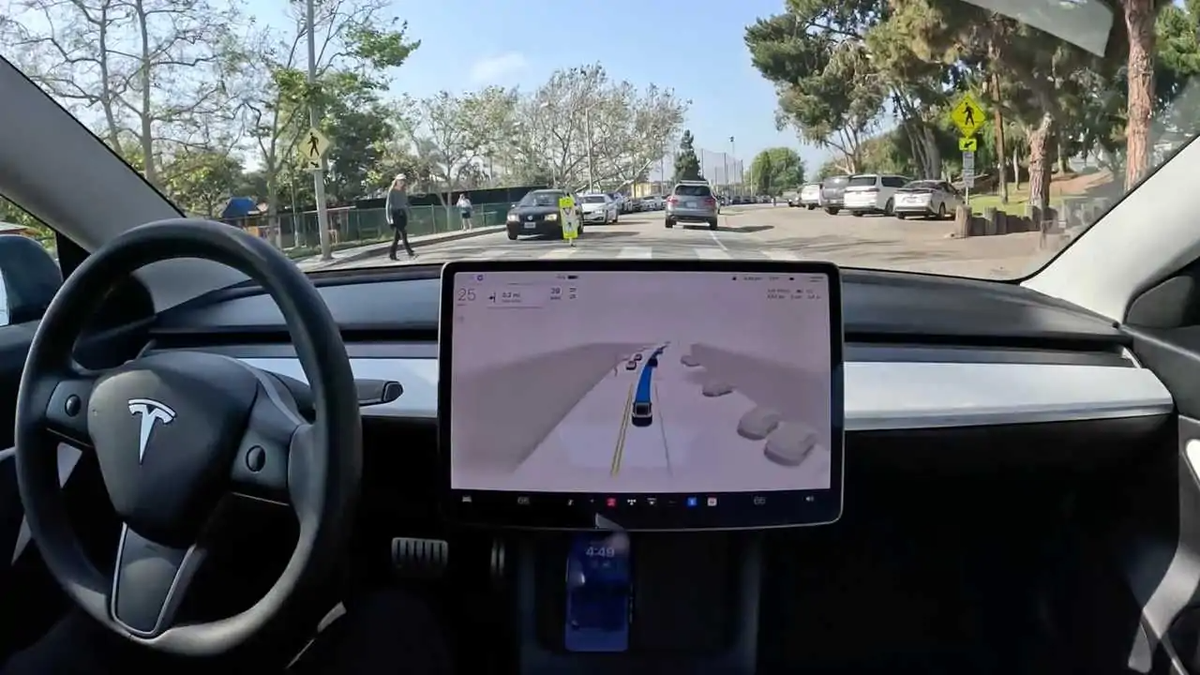 Tesla autopilots ietriecas sienā: tas nevar konkurēt ar Volvo EX90 LiDAR