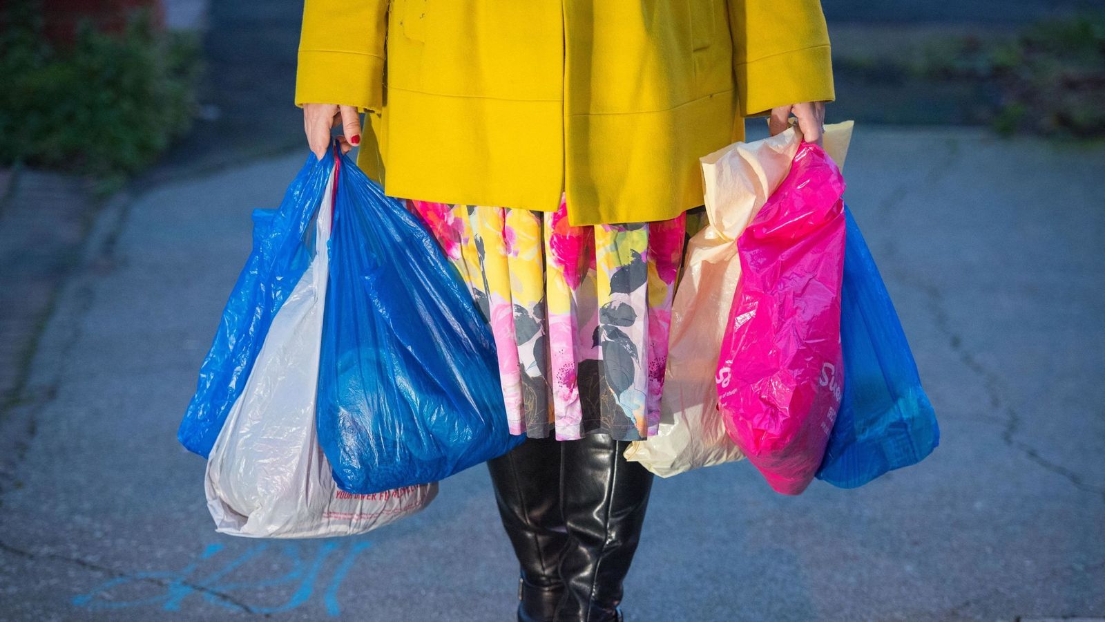 Ja jums mājās ir plastmasas maisiņi, neizmetiet tos, jo tajos ir milzīgs potenciāls: kā tos izmantot otrreiz
