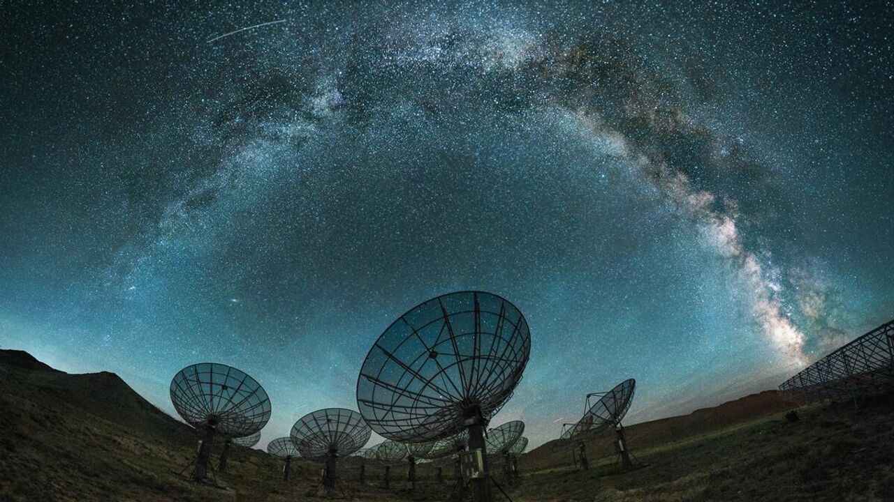 Tas izklausās kā zinātniskā fantastika, bet tā nav: sausākajā tuksnesī uz planētas snieg, kas paralizē pasaulē jaudīgāko radioteleskopu.