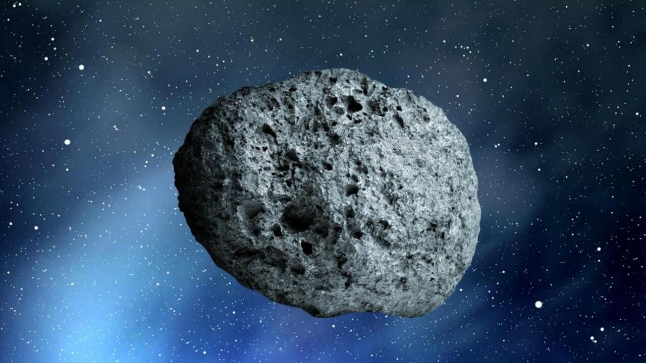 Milzīgs objekts no kosmosa dziļumiem traucas uz Sauli — ko slēpj tā spožums