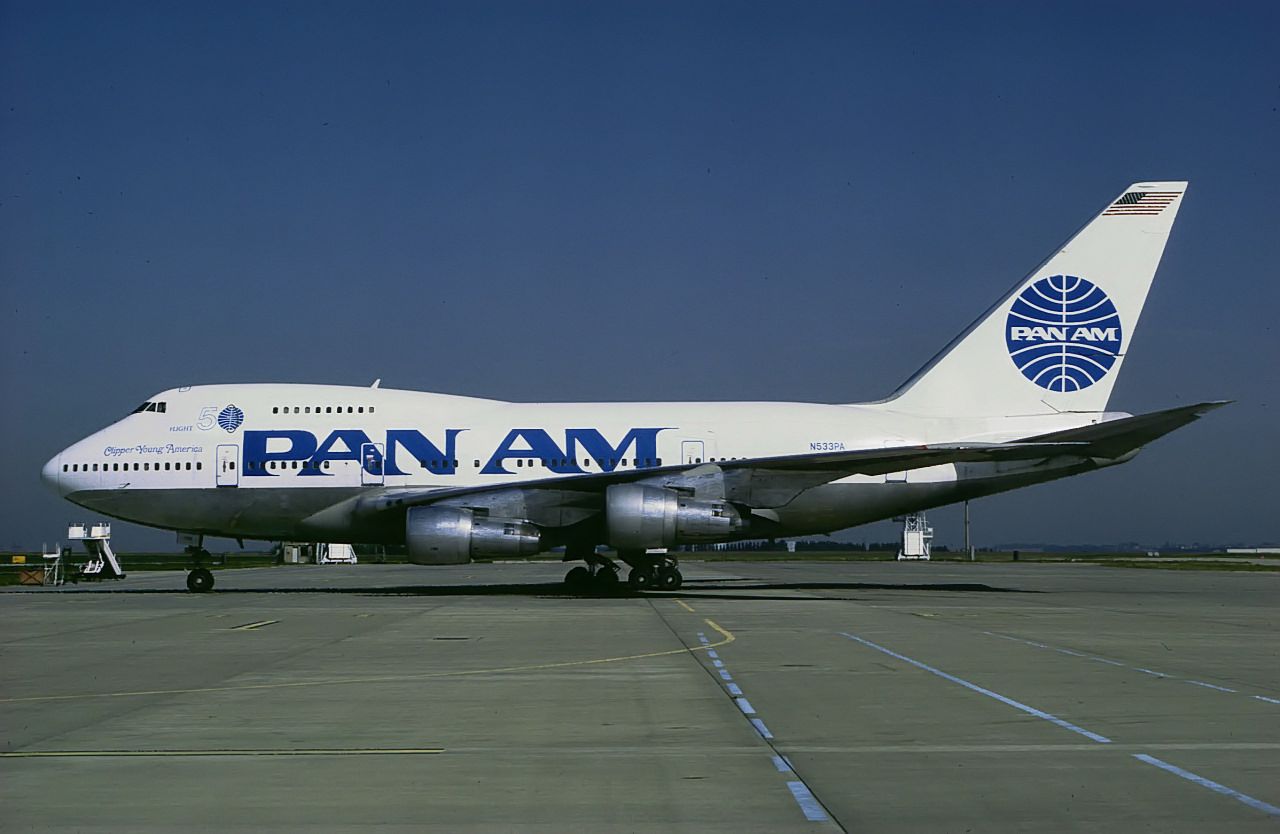 Lidojumi kļuva par īstu moku, tāpēc kāds nolēma atjaunot vārda “greznība” sinonīmu lidmašīnās: Pan Am