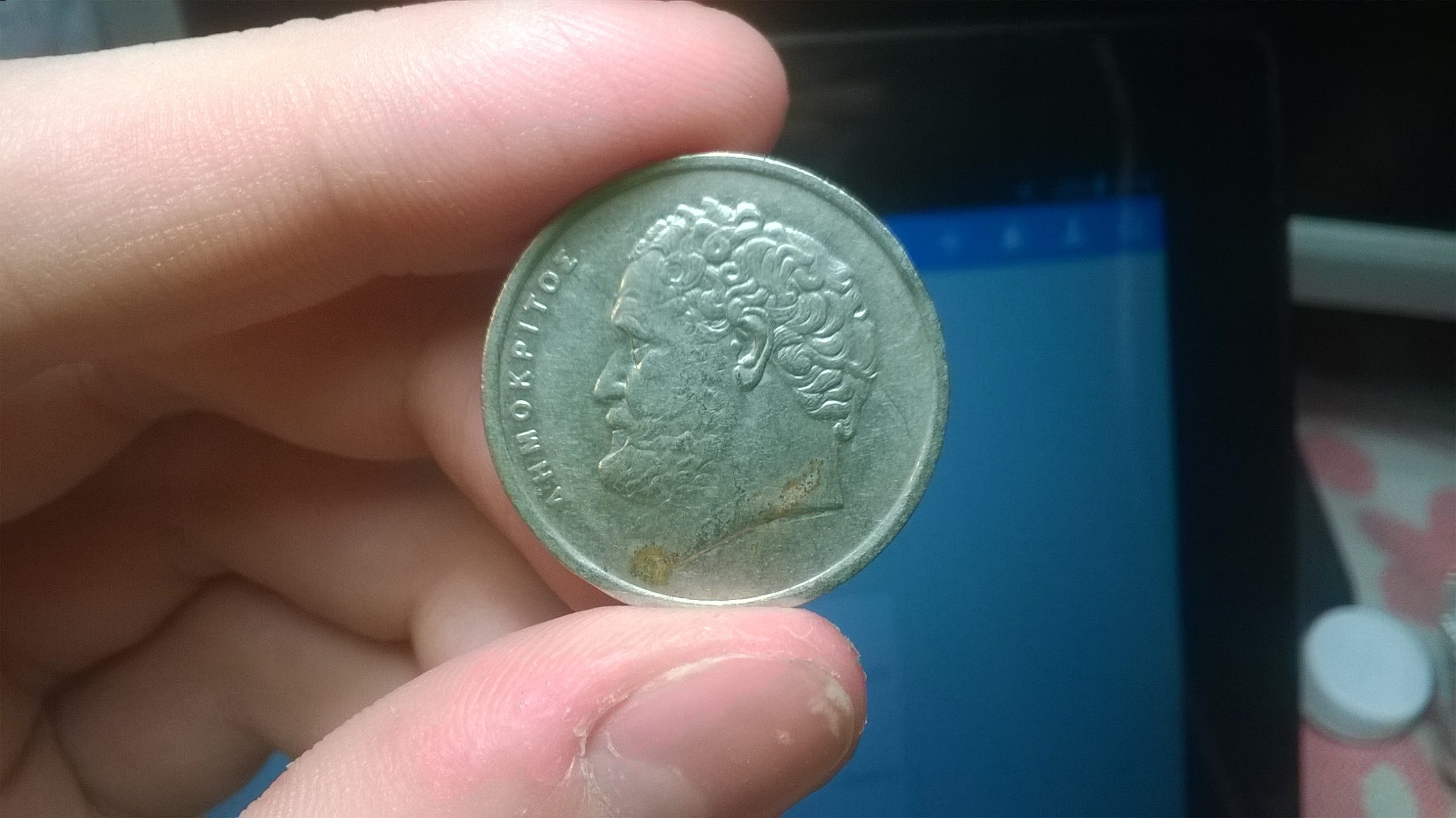 Labas ziņas kolekcionāriem: šī monēta, kuras nominālvērtība ir viens duro, tagad ir vērta 6 miljonus veco pesetu.