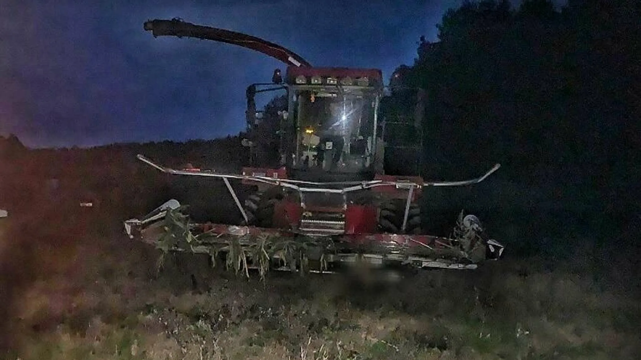 Mehāniķis izmanto savu izdomu, lai pārvērstu savu veco kombainu par vienu no saviem lielākajiem bērnības sapņiem.