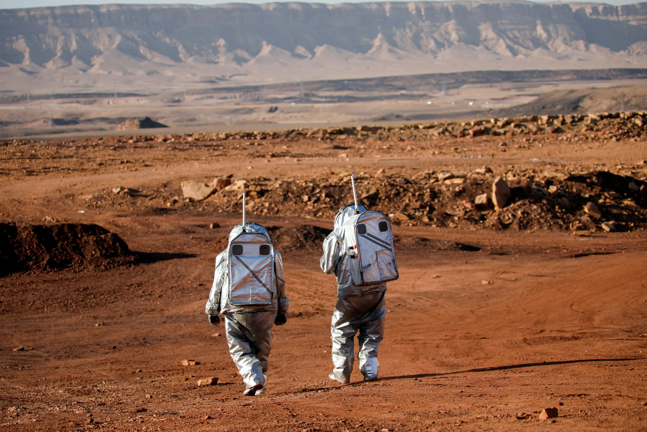 NASA tos ieslodzīja uz gadu, lai simulētu dzīvi uz Marsa, un tagad viņiem jautāja, ar ko viņi nodarbojās šajā laikā. PS4 bija daudz stratēģisku spēļu.
