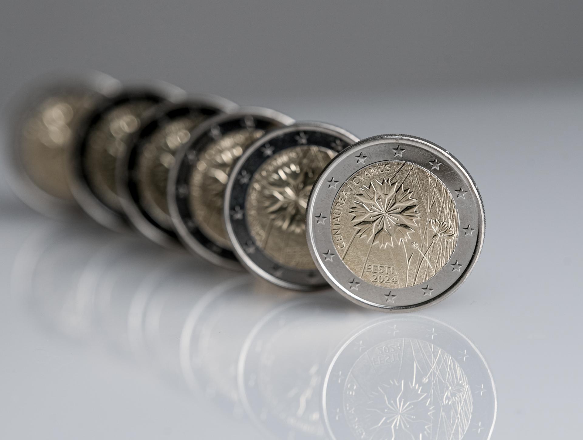 Tā ir 2 eiro monēta, ko var nēsāt kabatā un par kuru prasa 10 000 eiro.