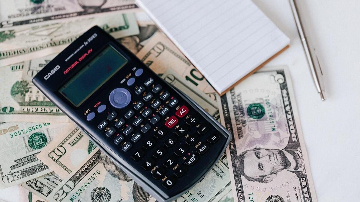 Bils Geitss skaidri runā par personīgajām finansēm: „Paredziet krīzi, pirms ir par vēlu”.